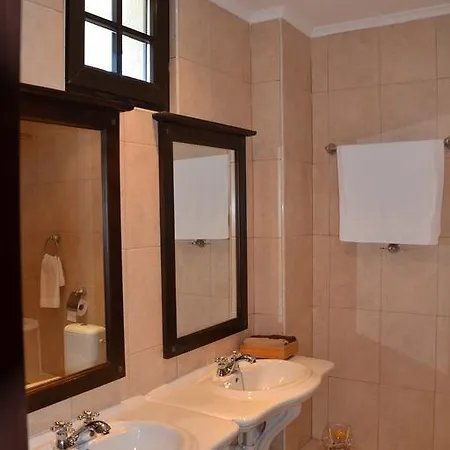 On The Cliff דירה *