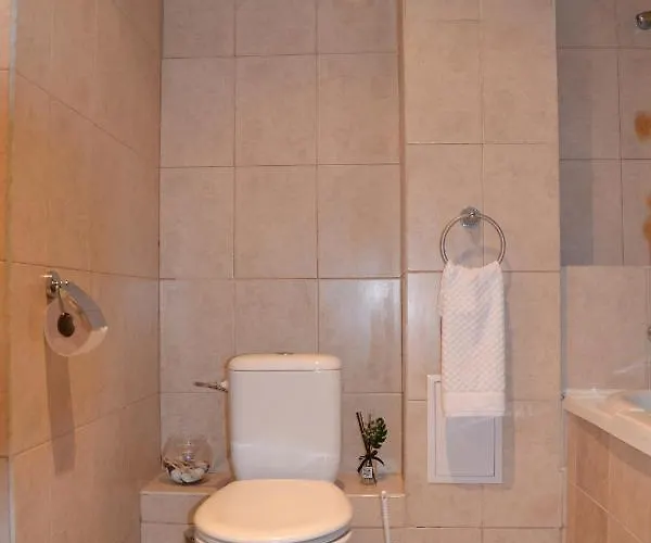 On The Cliff Обзор