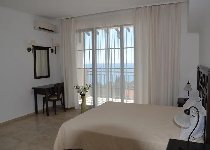 On The Cliff Daire *